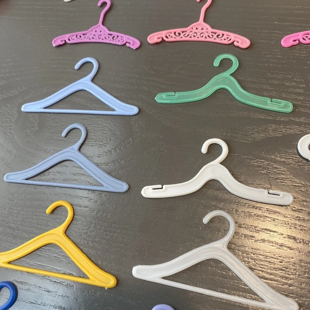 20 Vintage Barbie Ken Plastic Doll Hangers Skipper